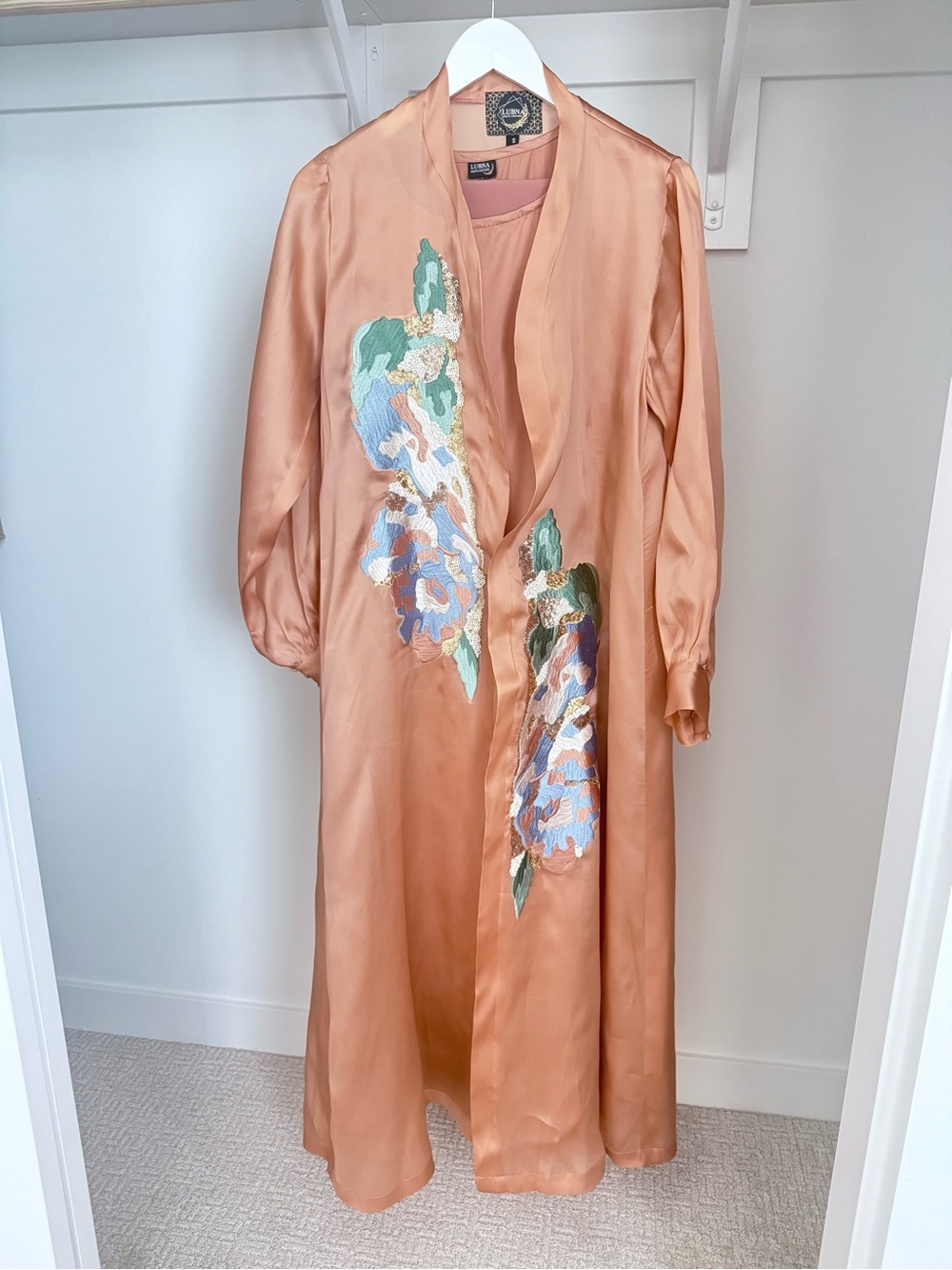Saudi Silk Embroidered Abaya | Salmon Pink | Size S | Made in Saudi Arabia